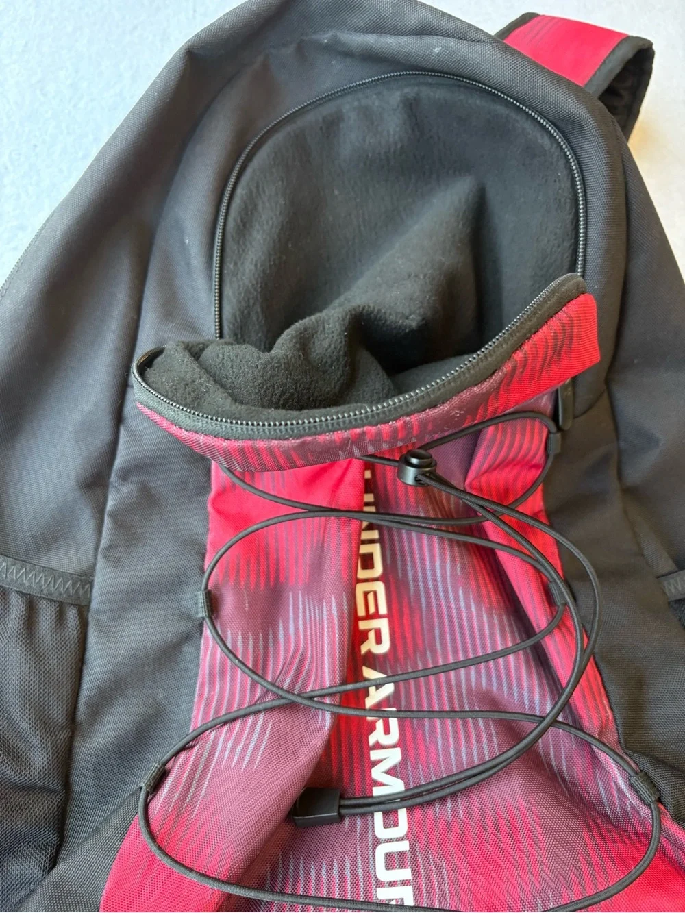 Under Armour Hustle Sport Red/Black Backpack Bungee Front & Matching Lunchbox